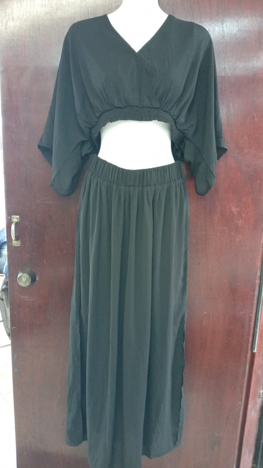 Conjunto, blusa y falda negra talla M